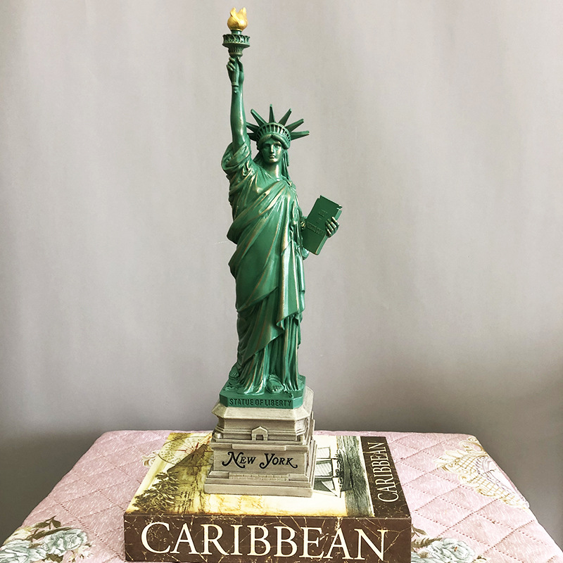 Statue of Liberty Model Desk A - đánh giá và giá Travel Accessories New York