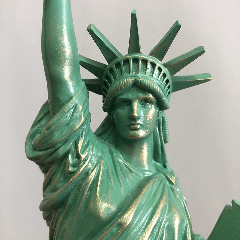 Statue of Liberty Model Desk A - đánh giá và giá Travel Accessories New York